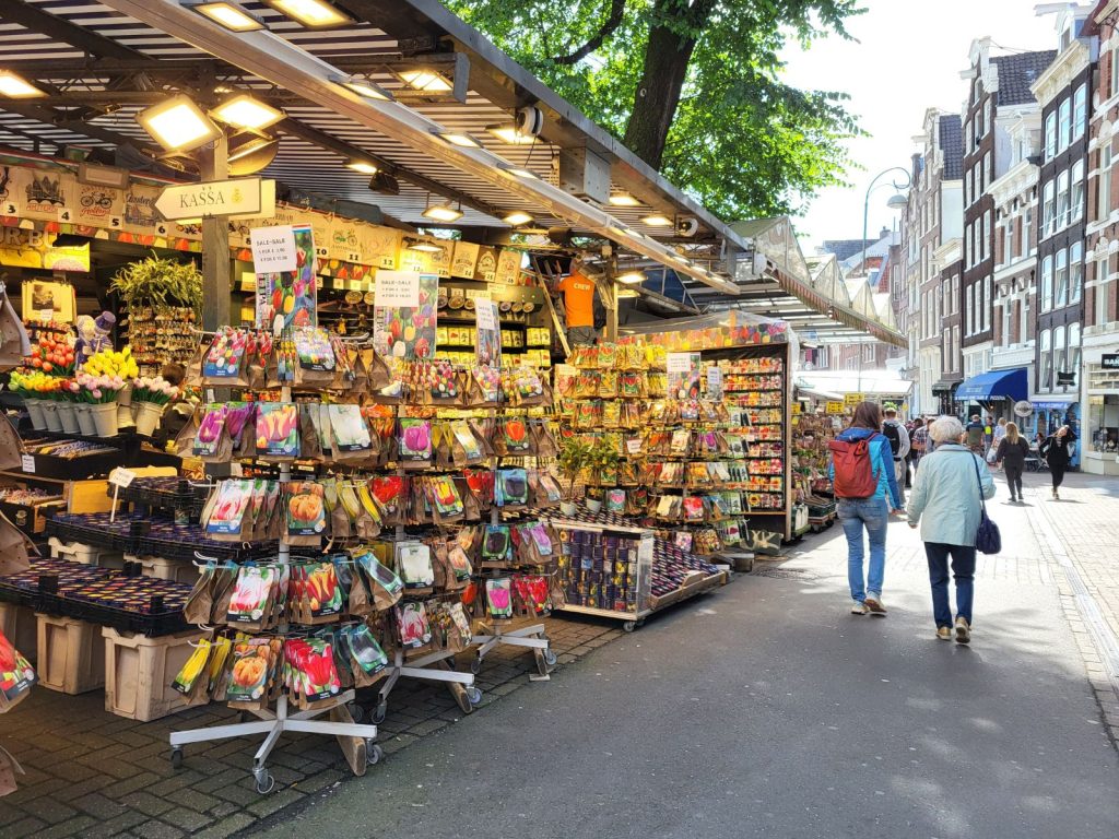 Il Bloemenmarkt il celebre mercato fiorito di Amsterdam